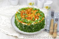 Фото приготовления рецепта: Слоёный салат с курицей, картофелем, морковью, сыром и грибами - шаг №15
