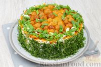 Фото приготовления рецепта: Слоёный салат с курицей, картофелем, морковью, сыром и грибами - шаг №16