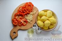 Фото приготовления рецепта: Курица в кефирном маринаде, запечённая с картофелем и болгарским перцем - шаг №4