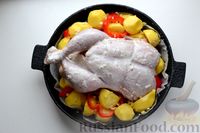 Фото приготовления рецепта: Курица в кефирном маринаде, запечённая с картофелем и болгарским перцем - шаг №5