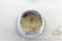 Фото приготовления рецепта: Салат-торт "Селёдка под шубой" - шаг №9