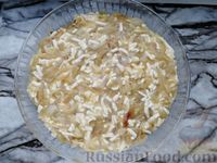 Фото приготовления рецепта: Тёртый пирог с луком и плавленым сыром - шаг №16