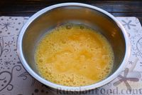 Фото приготовления рецепта: Курица с картошкой в яичной заливке (на сковороде) - шаг №14