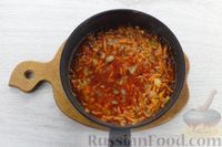 Фото приготовления рецепта: Фасолевый суп с копчёными рёбрышками и томатным соком - шаг №6