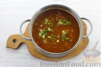 Фото приготовления рецепта: Фасолевый суп с копчёными рёбрышками и томатным соком - шаг №9