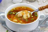 Фото приготовления рецепта: Фасолевый суп с копчёными рёбрышками и томатным соком - шаг №11