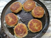 Фото приготовления рецепта: Котлеты из говядины с картофелем и имбирём - шаг №16