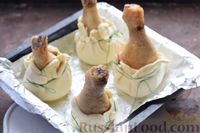 Фото приготовления рецепта: Куриные ножки с грибами и морковью, в мешочках из слоёного теста - шаг №10