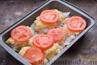 Фото приготовления рецепта: Рыба, запечённая с рисом, помидорами и сыром - шаг №10