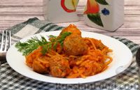 Фото к рецепту: Спагетти с фрикадельками и сыром в томатном соусе (на сковороде)