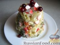 Фото к рецепту: "Универсальный" салат с крабовыми палочками
