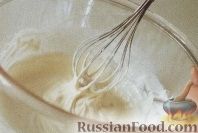 Фото приготовления рецепта: Сливочный десерт с ревенем и заварным кремом - шаг №3