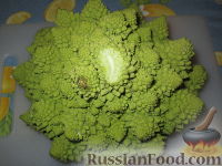Фото приготовления рецепта: Цветная капуста, запеченная с соусом Морней - шаг №1