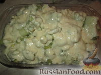 Фото приготовления рецепта: Цветная капуста, запеченная с соусом Морней - шаг №6