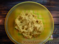 Фото приготовления рецепта: Закусочный картофельный торт с плавленым сыром и яйцами - шаг №9