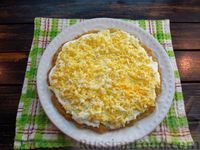 Фото приготовления рецепта: Закусочный картофельный торт с плавленым сыром и яйцами - шаг №23
