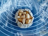 Фото приготовления рецепта: Пшенично-ржаные колядки с яблоками и с начинкой из тыквы и брынзы - шаг №15