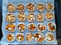 Фото приготовления рецепта: Пшенично-ржаные колядки с яблоками и с начинкой из тыквы и брынзы - шаг №18