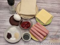 Фото приготовления рецепта: Дрожжевые слойки с сосисками, сыром и томатным соусом - шаг №1