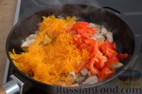 Фото приготовления рецепта: Гречка с курицей, болгарским перцем и тыквой - шаг №6