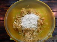 Фото приготовления рецепта: Картофельные котлеты с грецкими орехами и кабачками - шаг №9