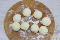 Фото приготовления рецепта: Творожные пирожки с яблоками и орехами - шаг №11