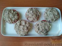 Фото приготовления рецепта: Закуска из помидоров, тунца, огурца и яиц - шаг №4