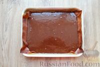 Фото приготовления рецепта: Шоколадный торт со сметанным кремом (без пропитки) - шаг №9