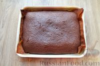Фото приготовления рецепта: Шоколадный торт со сметанным кремом (без пропитки) - шаг №10