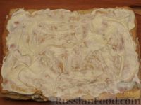 Фото приготовления рецепта: Закусочный торт "Наполеон" с консервированной рыбой, яйцами и сыром - шаг №21