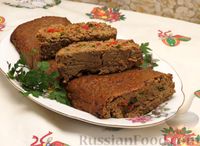 Фото приготовления рецепта: Рулет из печени с болгарским перцем, помидором и зеленью (в духовке) - шаг №20