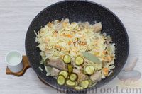 Фото приготовления рецепта: Гуляш по-сегедски, из свиных рёбер с квашеной капустой - шаг №5