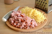 Фото приготовления рецепта: Картофель, запечённый с ветчиной и сырно-горчичным соусом бешамель - шаг №3