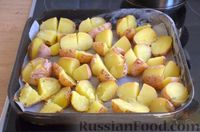 Фото приготовления рецепта: Картофель, запечённый с ветчиной и сырно-горчичным соусом бешамель - шаг №12