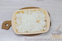 Фото приготовления рецепта: Рисовая запеканка с шампиньонами и сосисками - шаг №11