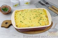 Фото приготовления рецепта: Салат с курицей, болгарским перцем, огурцом и сыром - шаг №13