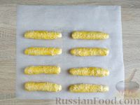 Фото приготовления рецепта: Творожно-сырные хлебные палочки с кунжутом - шаг №11