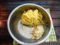 Фото приготовления рецепта: Печёночные котлеты с картофелем - шаг №7