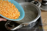 Фото приготовления рецепта: Гороховый суп с имбирём и пряностями - шаг №3