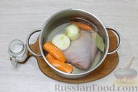 Фото приготовления рецепта: Сливочный суп с курицей и шампиньонами - шаг №2