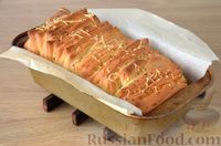 Фото приготовления рецепта: Хлеб-гармошка с сыром и прованскими травами - шаг №16