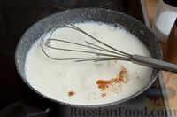 Фото приготовления рецепта: Свинина, запечённая с картошкой, грибами, белым соусом и сыром - шаг №12