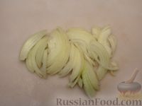 Фото приготовления рецепта: Рис с курицей, грибами и сыром (в духовке) - шаг №4
