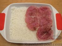 Фото приготовления рецепта: Рис с курицей, грибами и сыром (в духовке) - шаг №7