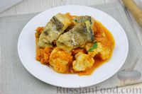 Фото приготовления рецепта: Рыба, запечённая с цветной капустой и овощным соусом - шаг №12