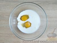 Фото приготовления рецепта: Сладкая запеканка из макарон в яично-молочной заливке - шаг №4