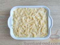 Фото приготовления рецепта: Сладкая запеканка из макарон в яично-молочной заливке - шаг №8