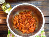 Фото приготовления рецепта: Куриное филе в соево-медовом маринаде, тушенное с мандаринами - шаг №6