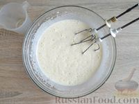 Фото приготовления рецепта: Мраморный кекс на растительном масле - шаг №4