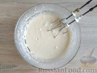 Фото приготовления рецепта: Мраморный кекс на растительном масле - шаг №7